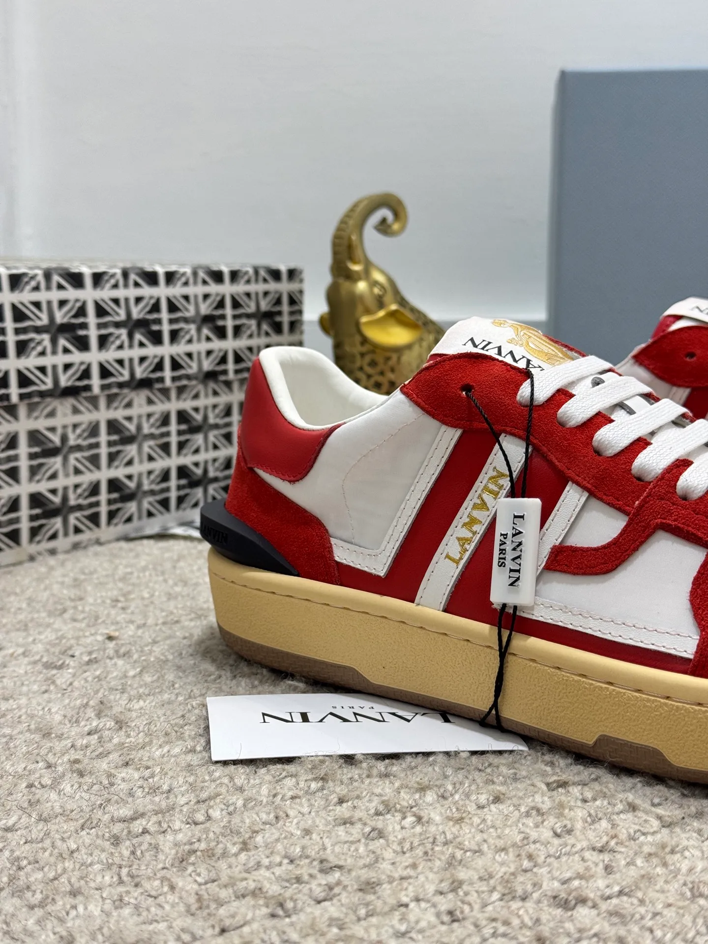 Men's men's shoes 💰520 [New style] 🦈🦈lanvin #LANVIN spring and summer series new colors ❤️‍🔥The latest lace-up fashionable casual Forrest Gump running shoes~bumpr high-quality couple 👫 series!! The latest trendy products of the season. Many bloggers have planted grass and purchased the original molds for customization. The uppers are nubuck leather. They are very versatile, fashionable and casual, and are comfortable to wear on the feet. Recommended! The original molds have clear logo rubber bottoms, which are non-slip and wear-resistant. Size: Female 36~40 Male 38-44 (45 customized